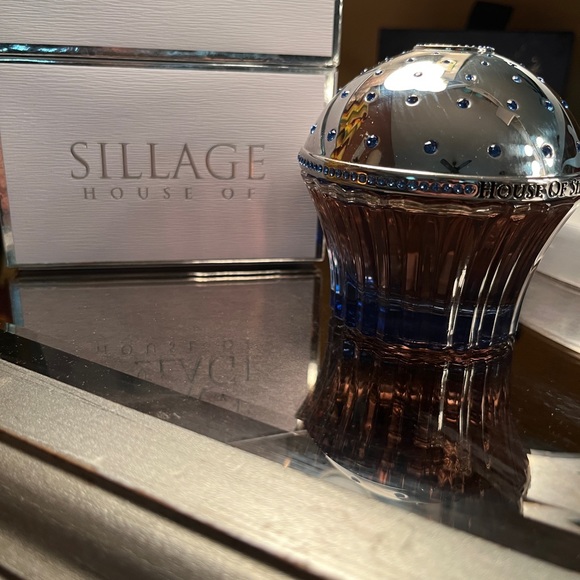 📍SOLD📍Tiara by House of Sillage. Full with box - Picture 4 of 4